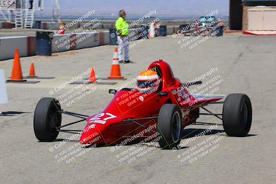 media/Jun-05-2022-CalClub SCCA (Sun) [[19e9bfb4bf]]/Around the Pits/